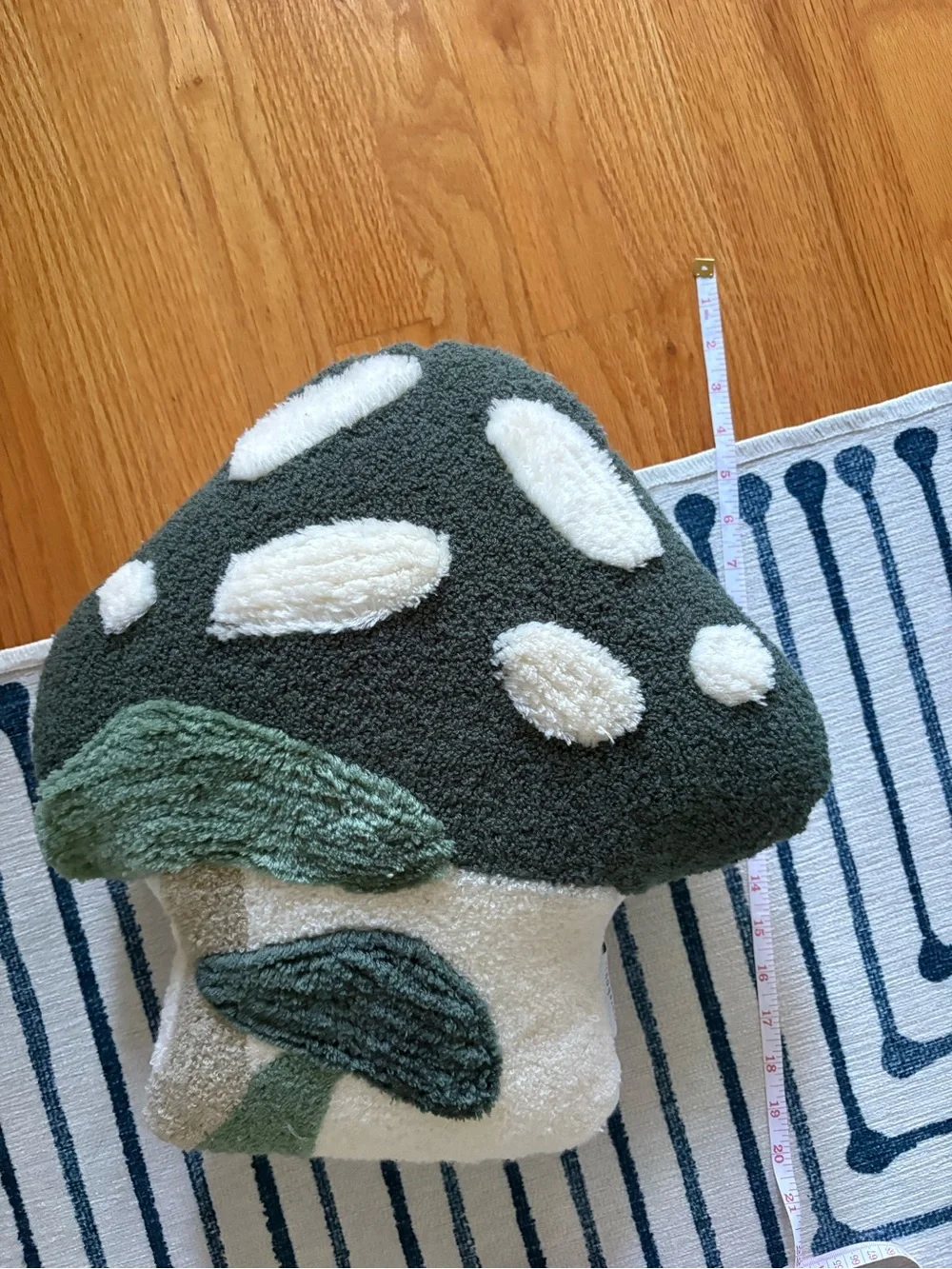 Plush Mushroom Accent Bath Pillow - Green & Ivory
